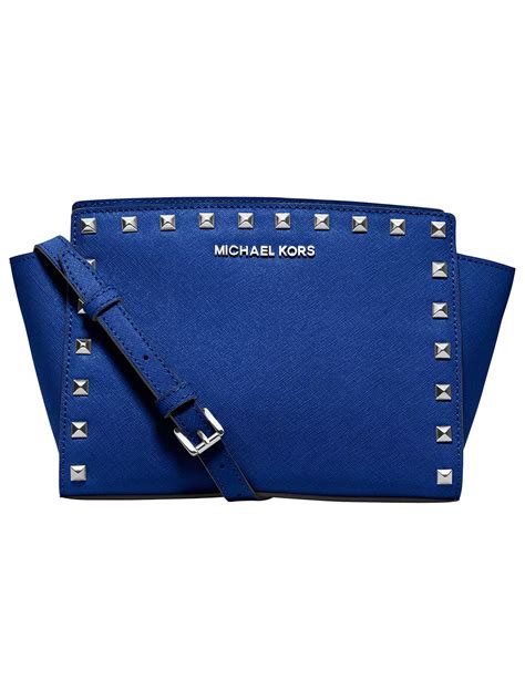 Michael Kors Selma Stud Medium Messenger .